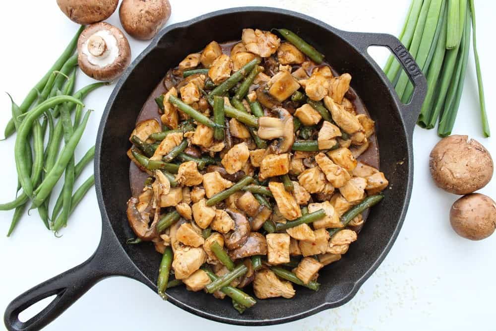 chicken-green-bean-mushroom-stir-fry-in-a-pan