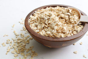 How to make oat flour oats in a wooden bowl